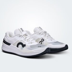The ROGER Pro 2 Clay Tennis Shoe
